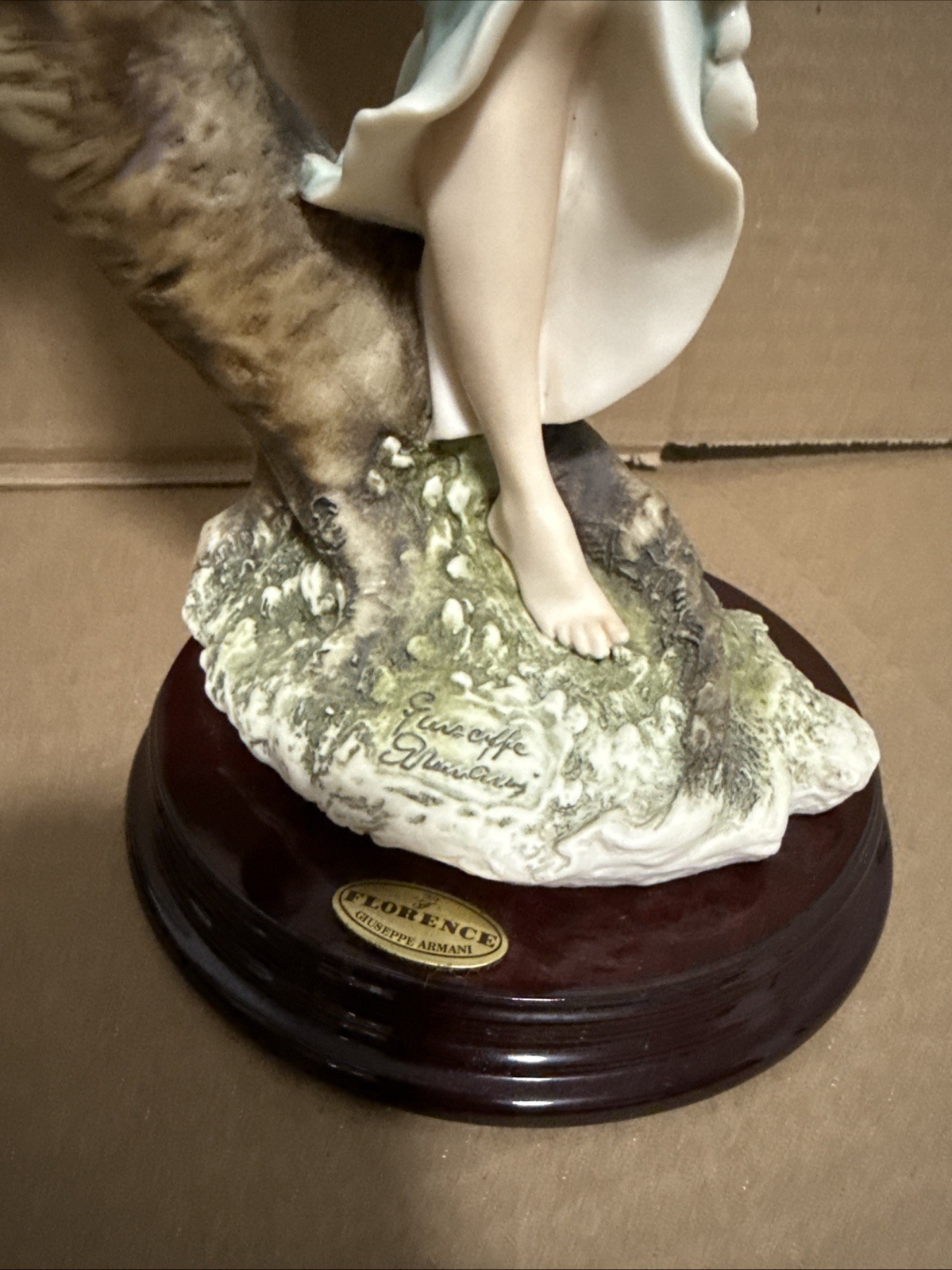 Giuseppe Armani Limited Edition 0499C Young Lady with Doves” 15 1/2 in high