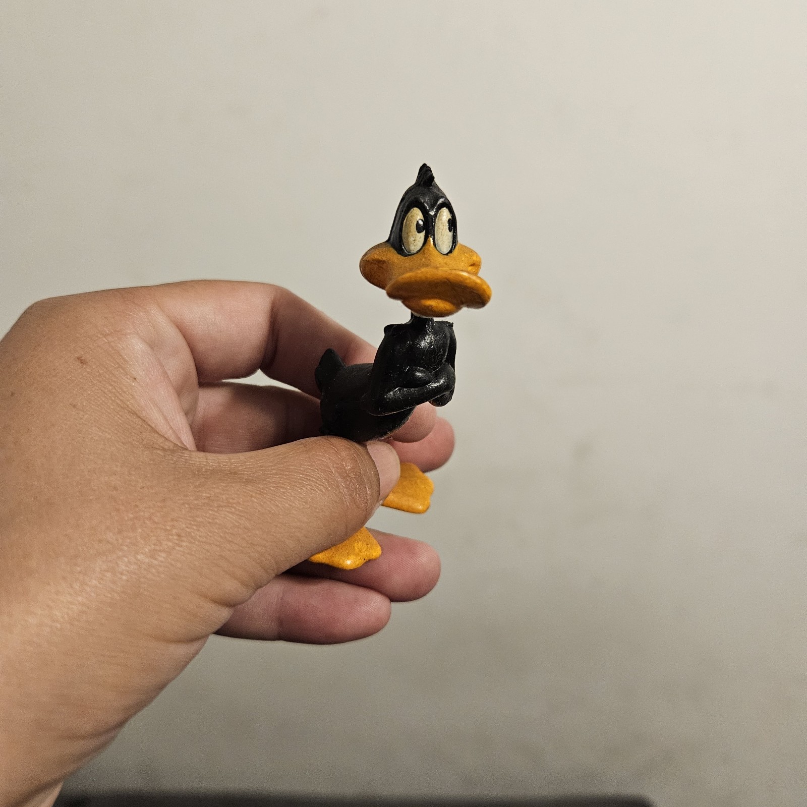 Daffy Duck Looney Tunes Small Plastic Figurine Black/Yellow Kids Pack of 1