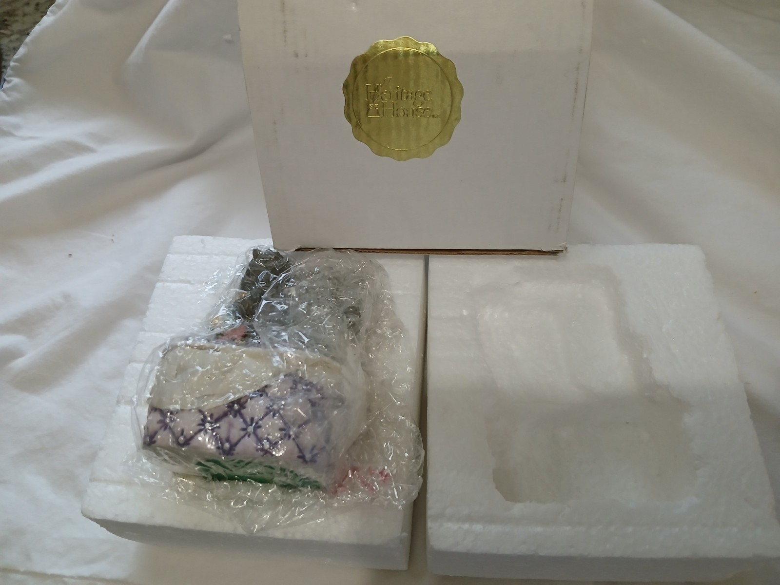 VTG Heritage House Melodies Country Fair Skunk Music Box Small World Wind Up NIB