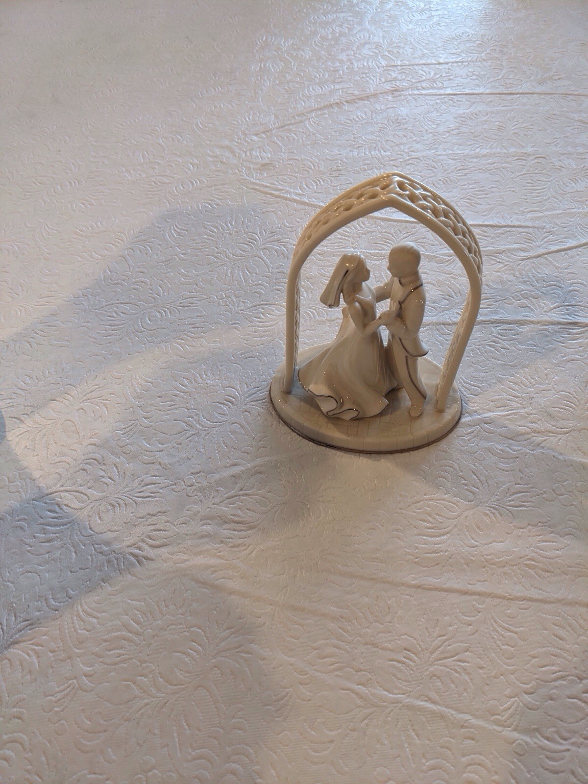 Lenox Forever Yours Bride & Groom Wedding Cake Topper Figurine Ivory Gold Trim