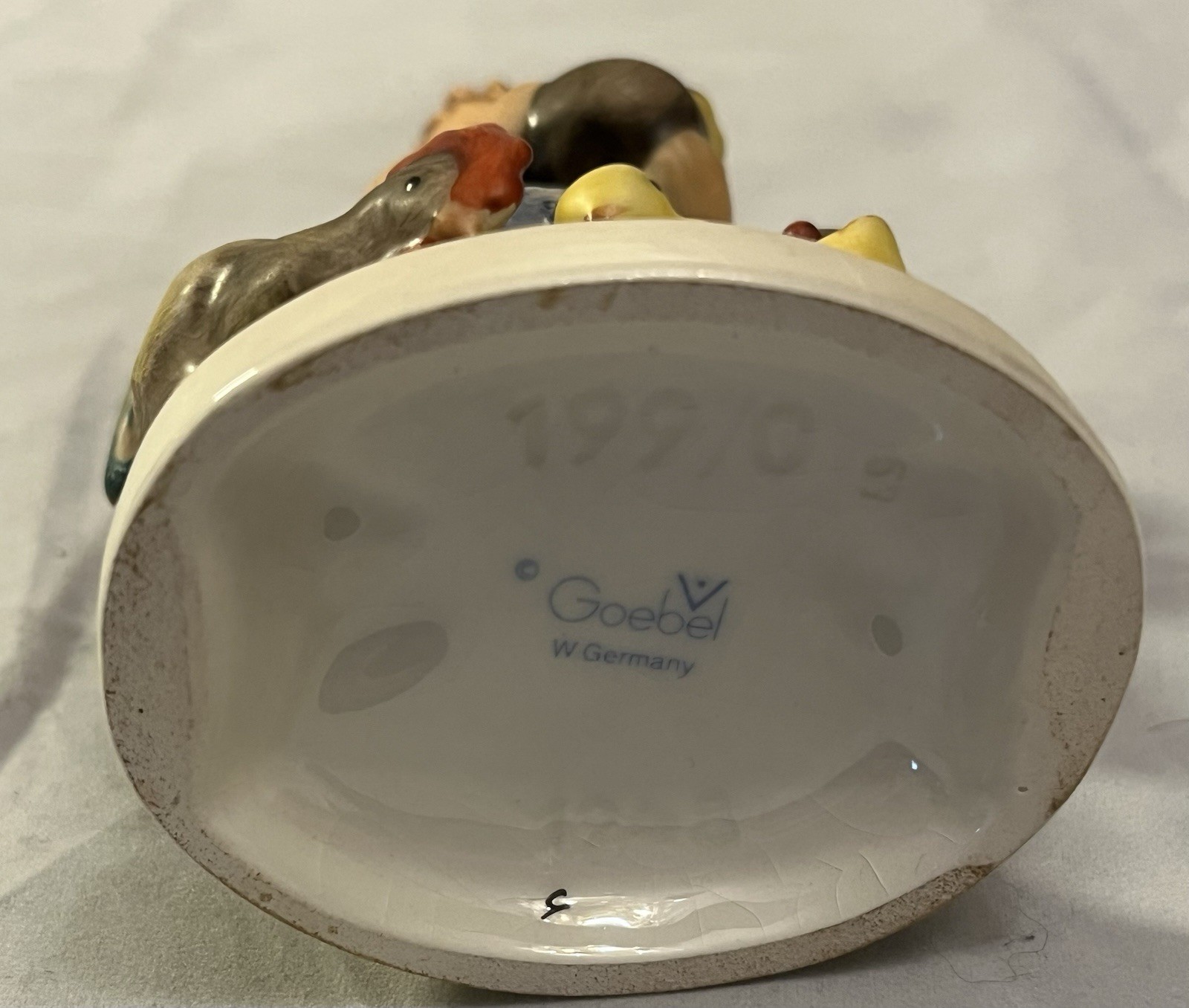Goebel Hummel Figurine Feeding Time 199/0 Girl with Chickens W Germany 1948