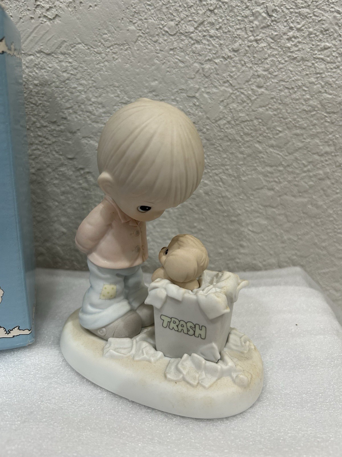 Precious Moments Figurine – PM PM882 You Just Can’t Chuck a Good Friendship