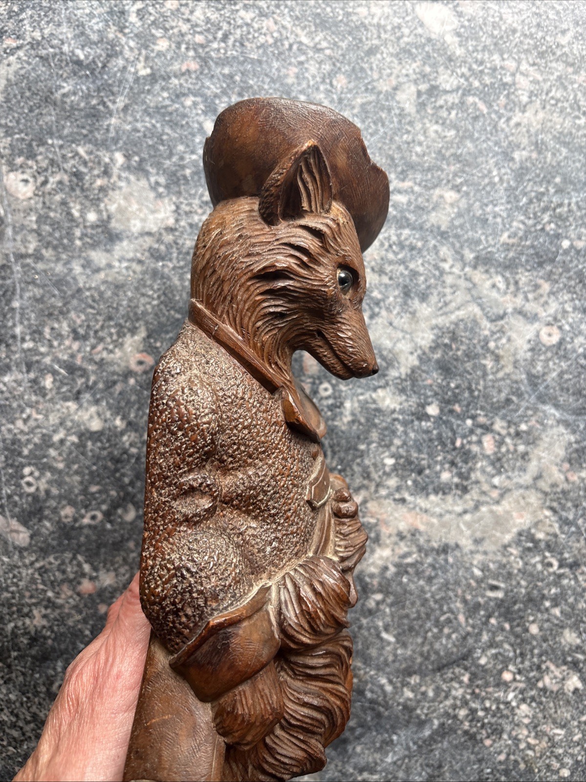 LARGE BLACK FOREST HAND-CARVED FOX WHIP HOOK ANTHROPOMORPHIC GLASS EYES “READ”