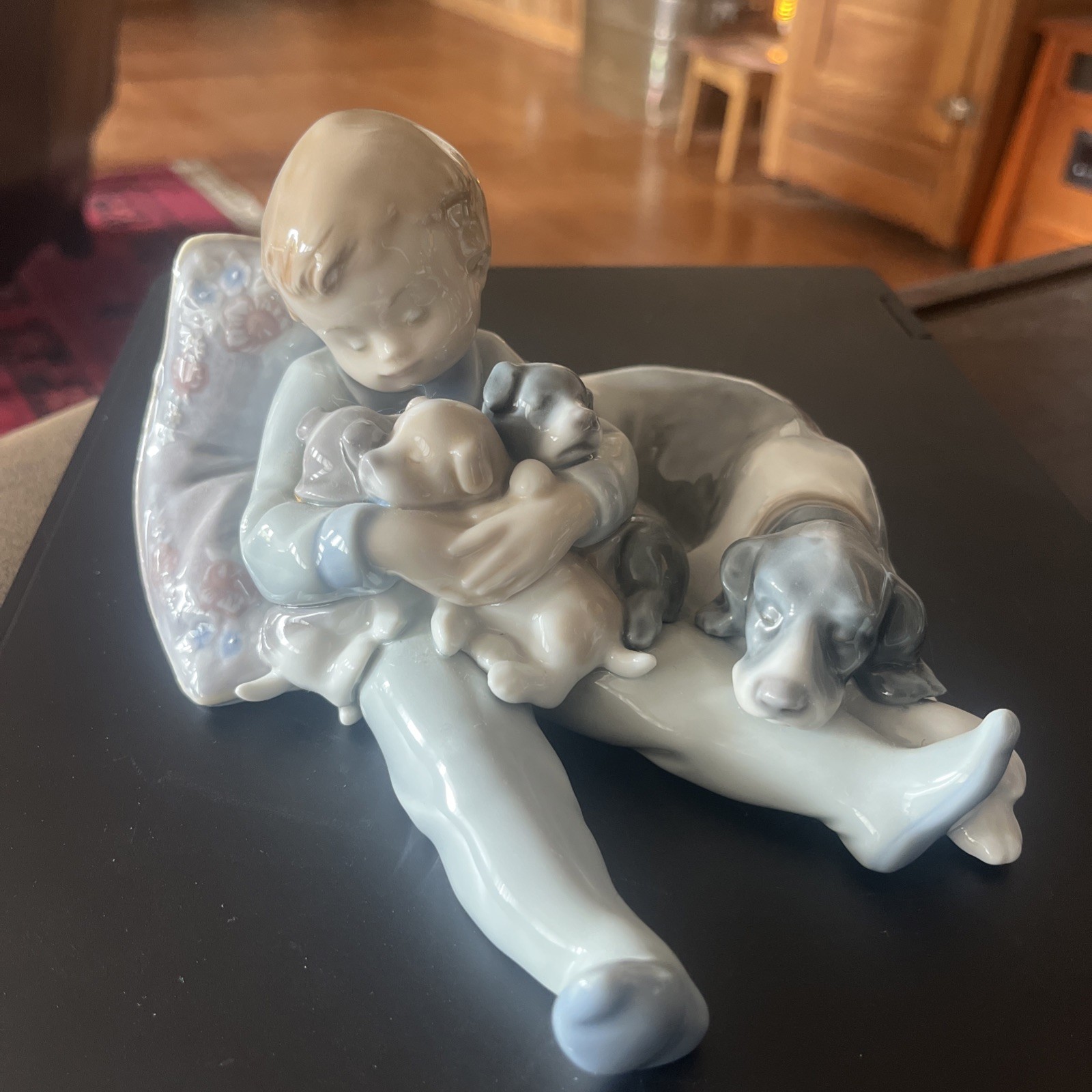Lladro 1535 “Sweet Dreams” Boy w 3 Puppies & Momma Dog Looking On – RV$260
