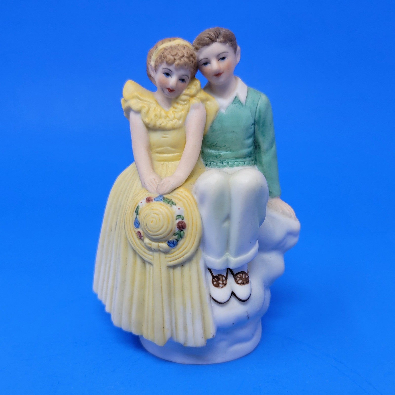 Vintage 1989 Danbury Mint Young Love Porcelain Figurine Couple on Cloud MBI