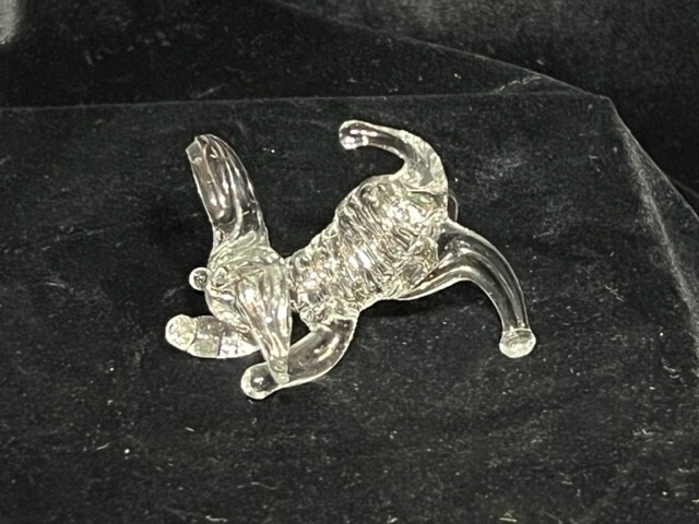 Tiny hand blown clear glass puppy figurine dog 1-1/2″ tall