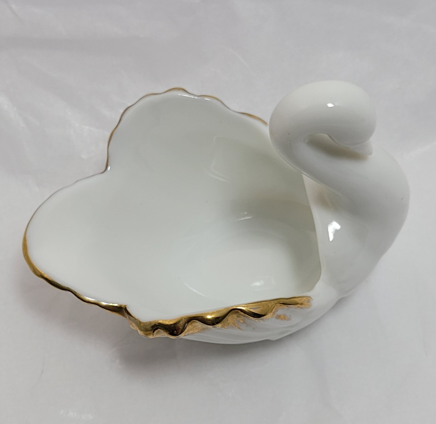 Vintage Swan Royal Kendall White Gold Trim Fine China 2.5 in Ivory Figurine