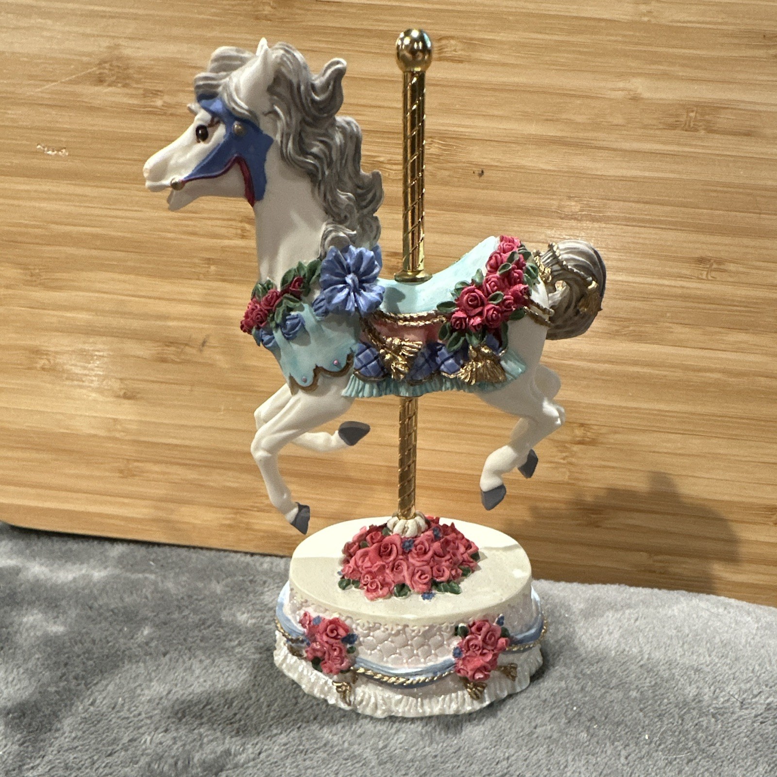 Heritage House Carnival Collection “Yesterday” Horse Figurine Porcelain 1997 VTG