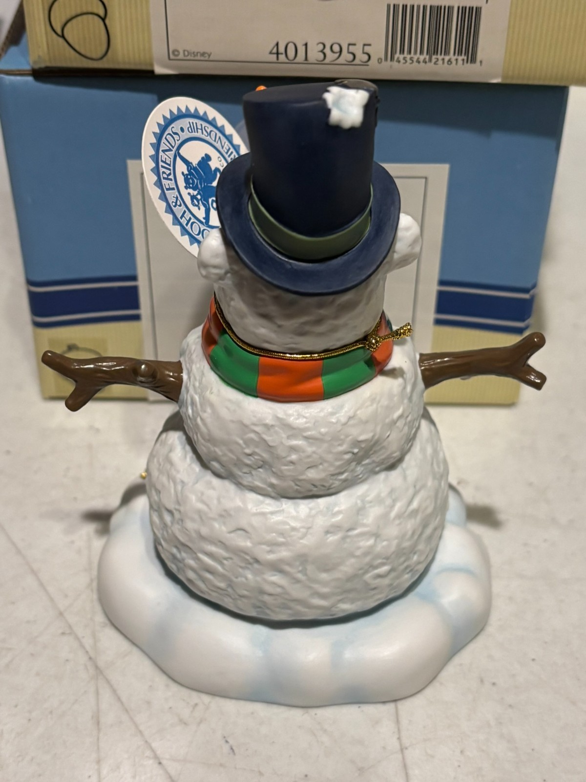Disney Winnie the Pooh & Friends A Frosty Holiday Figurine Statue 4013955 New