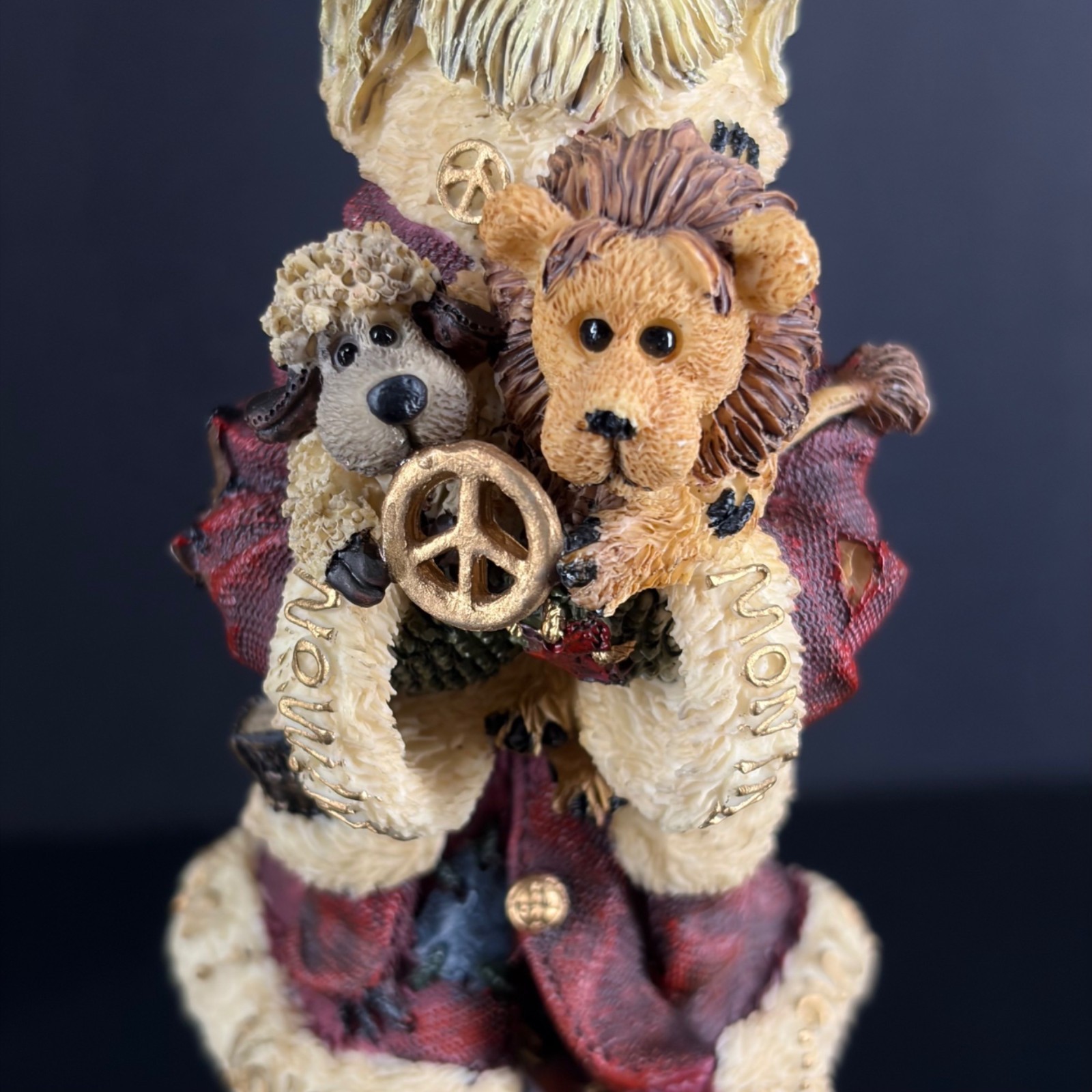 Boyds Bears & Friends Folkstone Peacenick The Sixties Santa Figurine 1998 With B