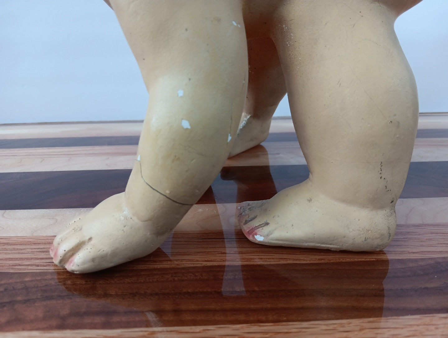 VTG RARE 40s 50s Glass Display Stand Chalkware Plaster Baby 10.5″ Display Diaper