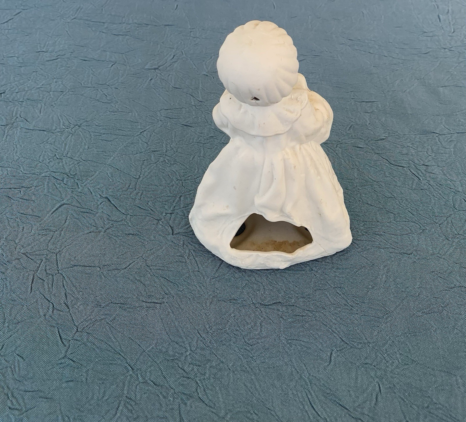 White ceramic unpainted reading / ￼ Caroling child. Chrustmas craft vintage