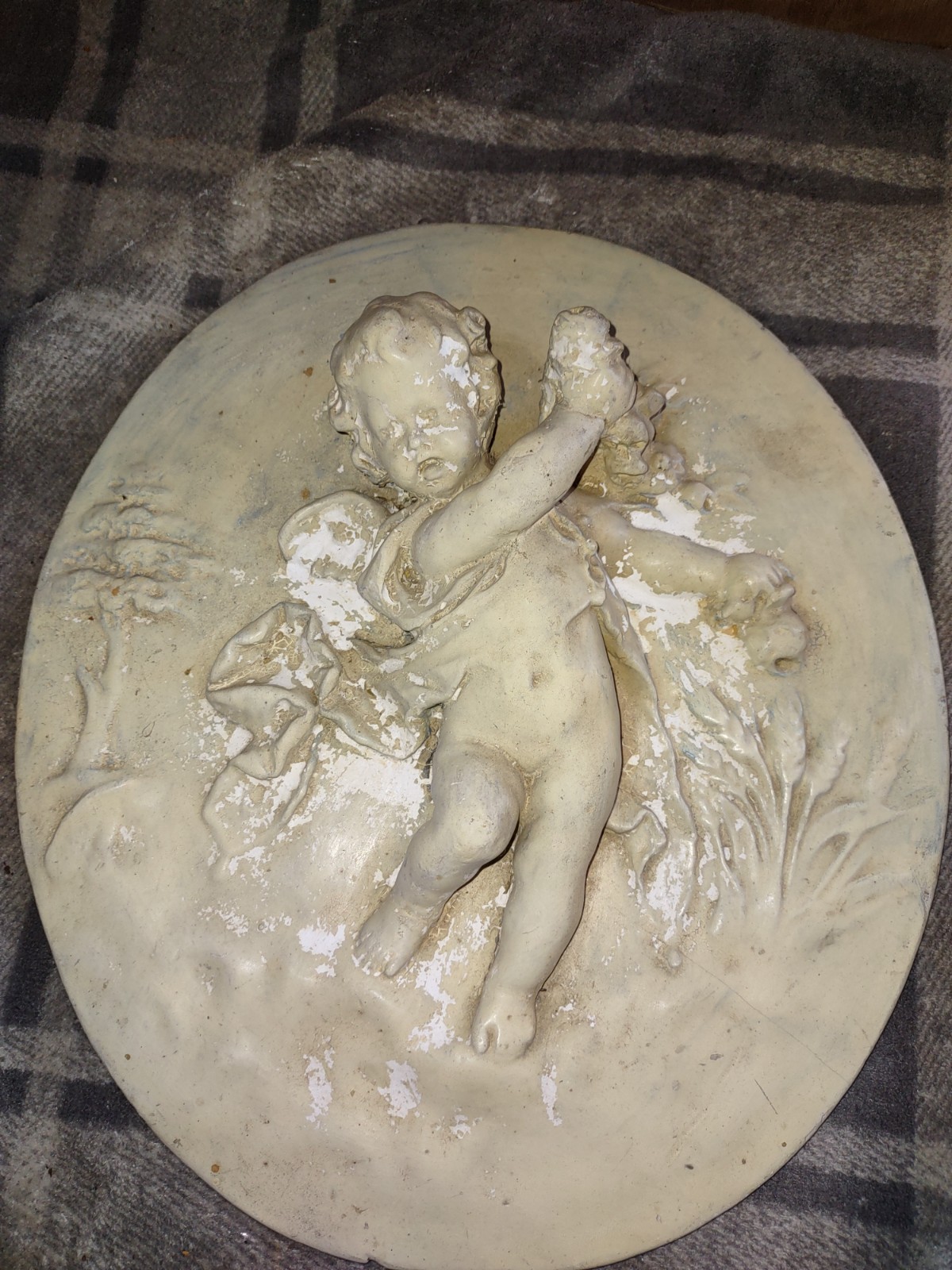 vintage Oval plaster Cherub plaque/ sculpture