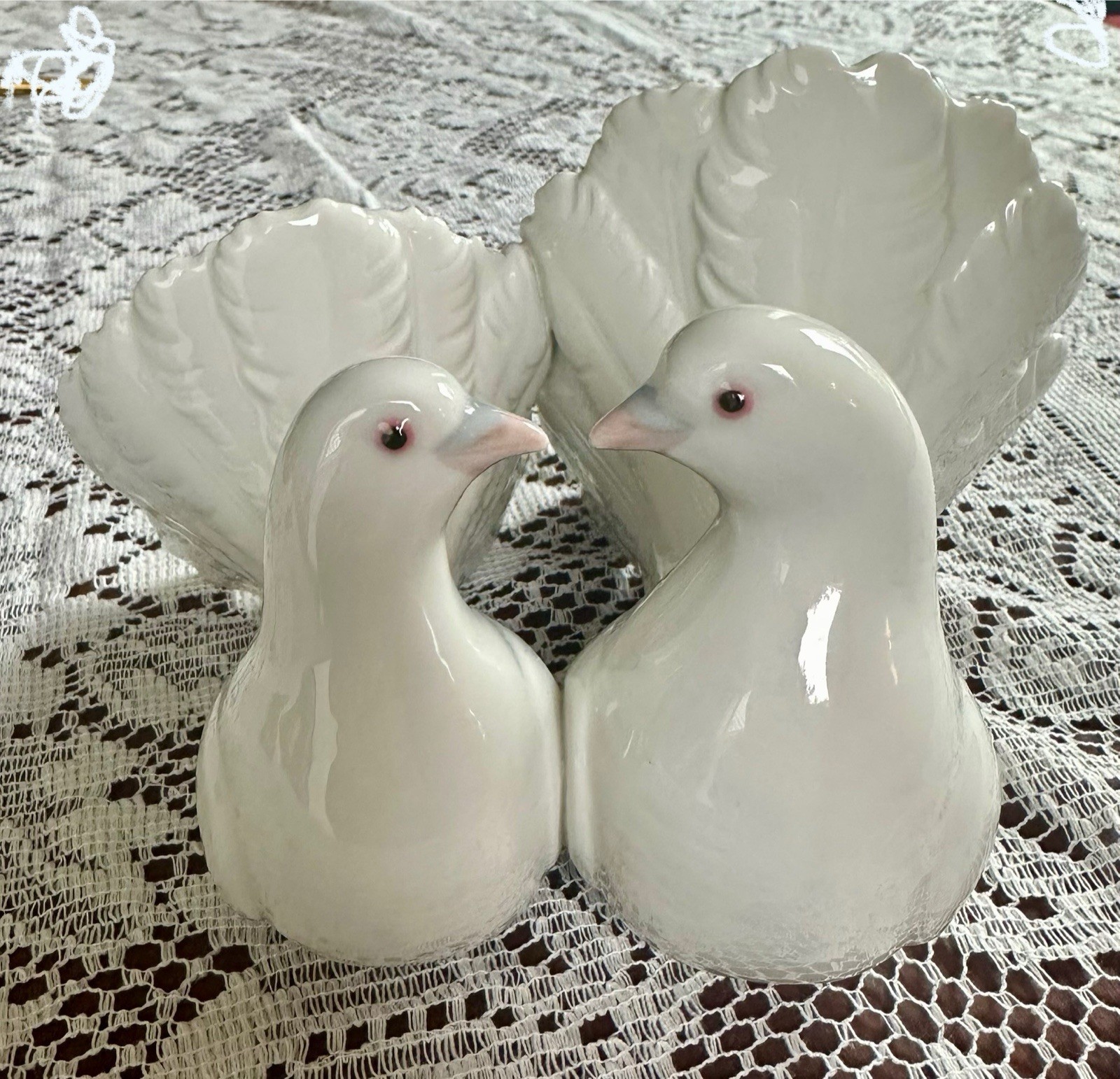 LLARDO Wedding White Doves Porcelain Figurine, Signed, Numbered