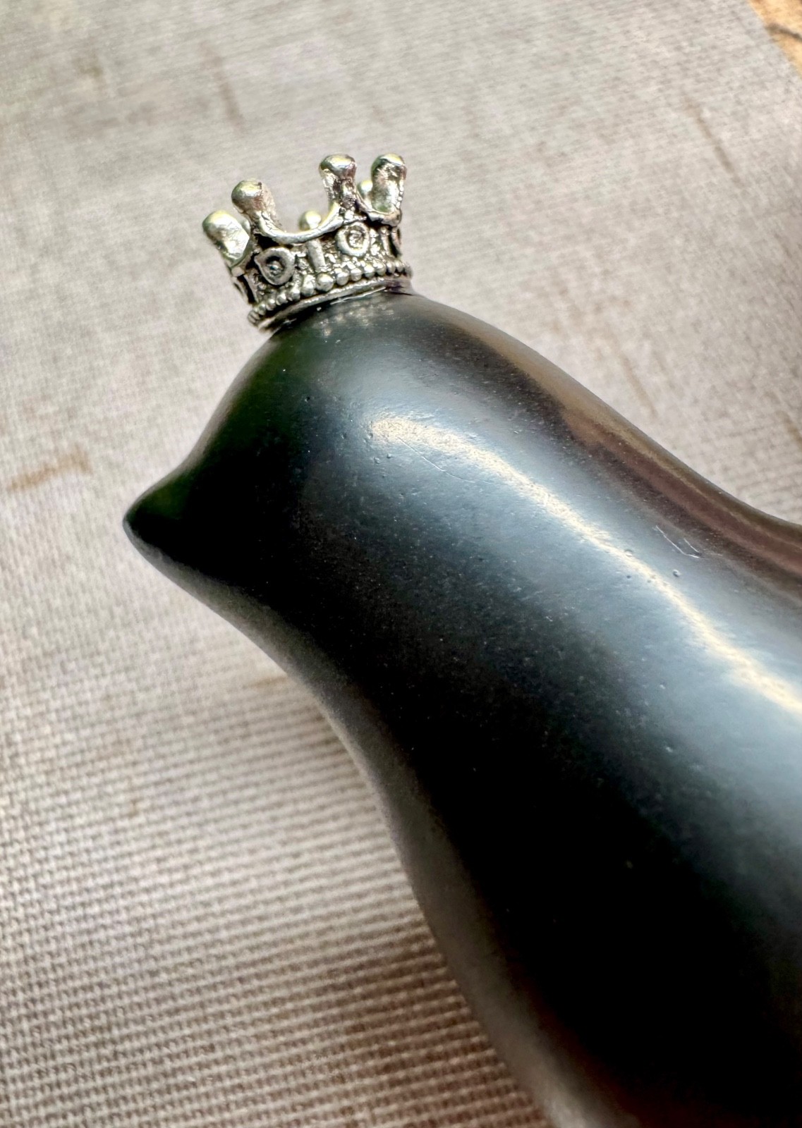 New Small Sleek Black Resin Bird w/ Silver Tone Crown Decor Figure – 3”
