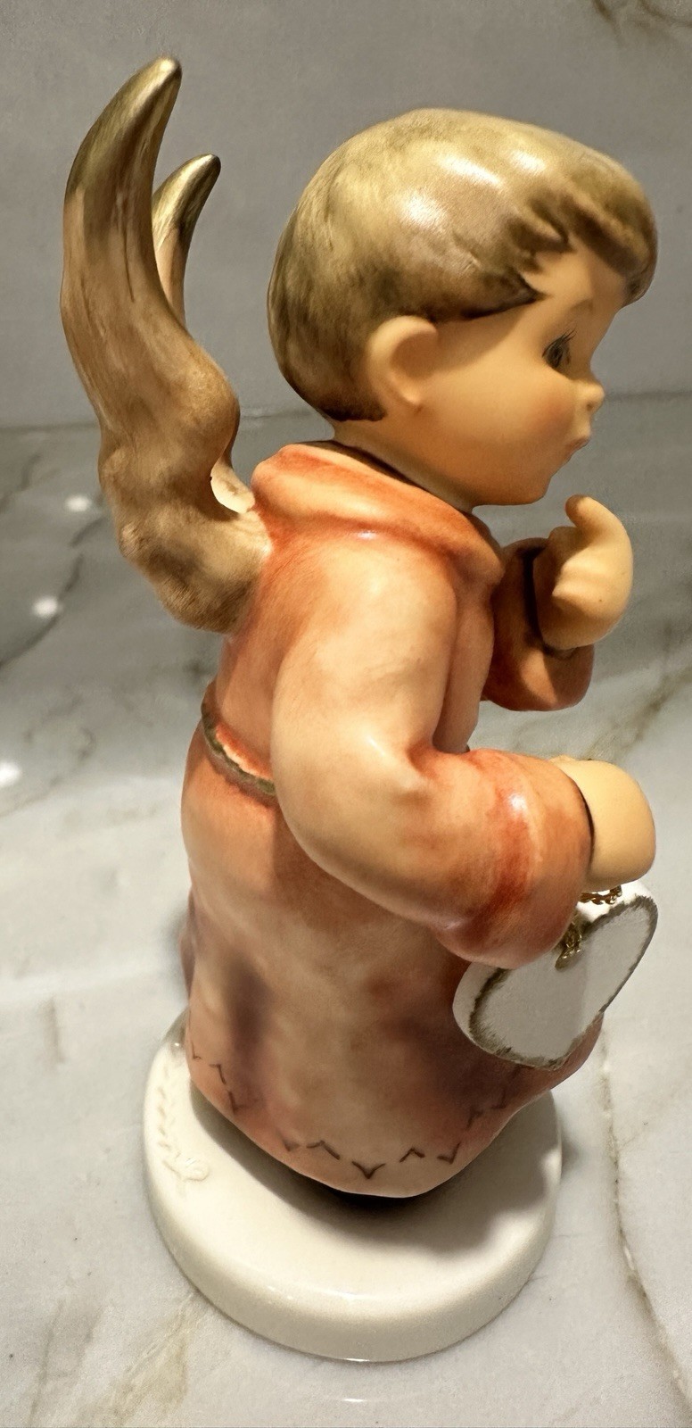 HUMMEL ANGEL OF LOVE 2018 Annual Angel Figurine W/ HEART Pristine W/Box Germany
