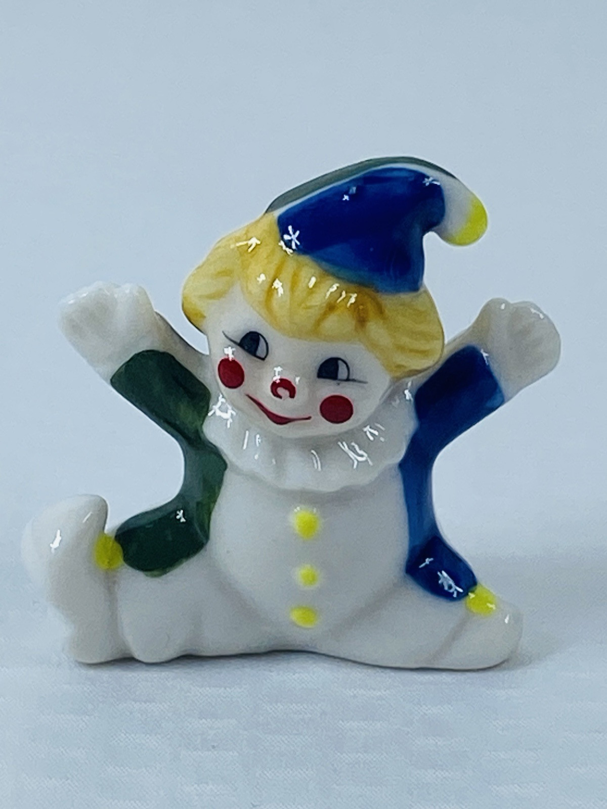 Bug House Miniatures Bone China Jester Clown Figurine 1-1/2″ Tall