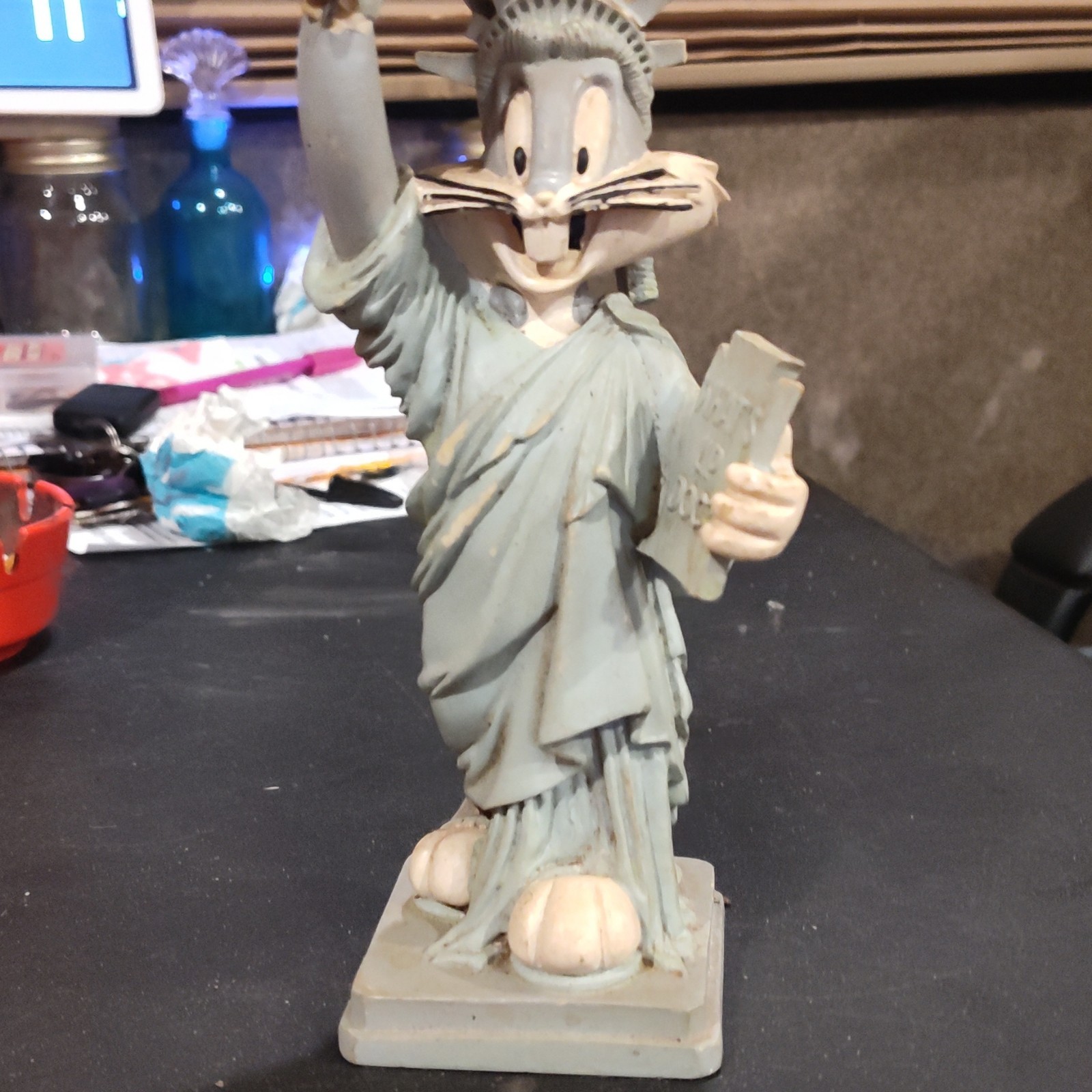 Bugs Bunny Statue of Liberty Matte Resin Figurine Looney Tunes Cartoon Gray