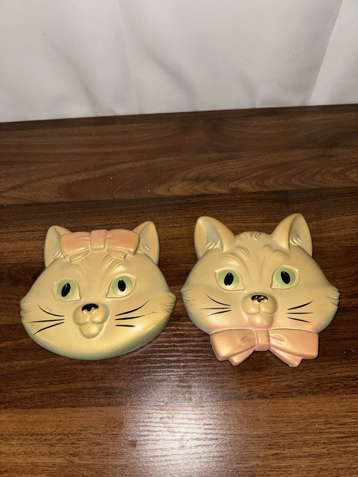 Rare Vintage 1974 Miller Studio Cat Faces Chalkware Greenish Eyes With Pink Bows