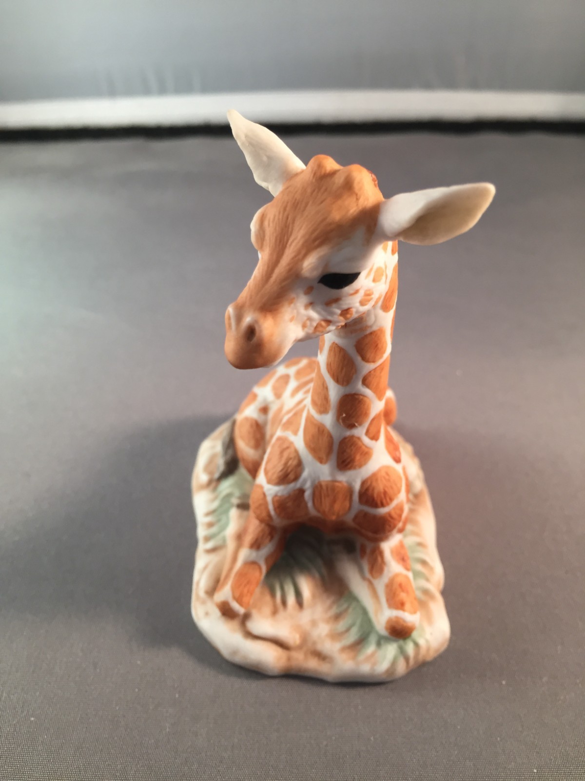 ROYAL CORNWALL BABY ANIMALS OF THE WORLD – LINDA K. POWEL – GIRAFFE