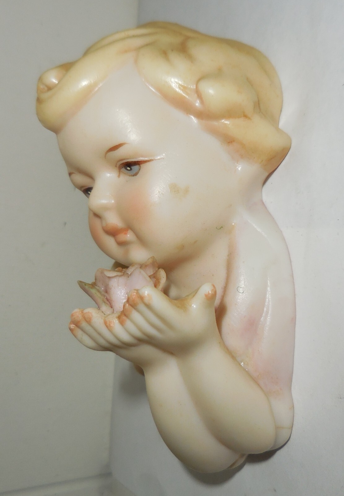 VINTAGE ARCO PORCELAIN ANGEL FIGURINE BEAUTIFUL HANDPAINTED COLORFUL DESIGN