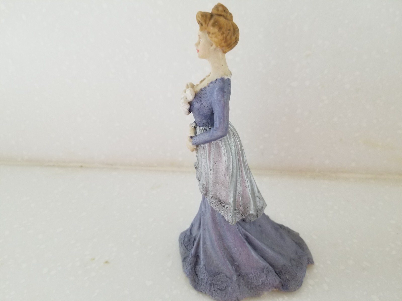 Victorian Style Lady Resin Figurine 1996 by Popular Imports 5 1/2″