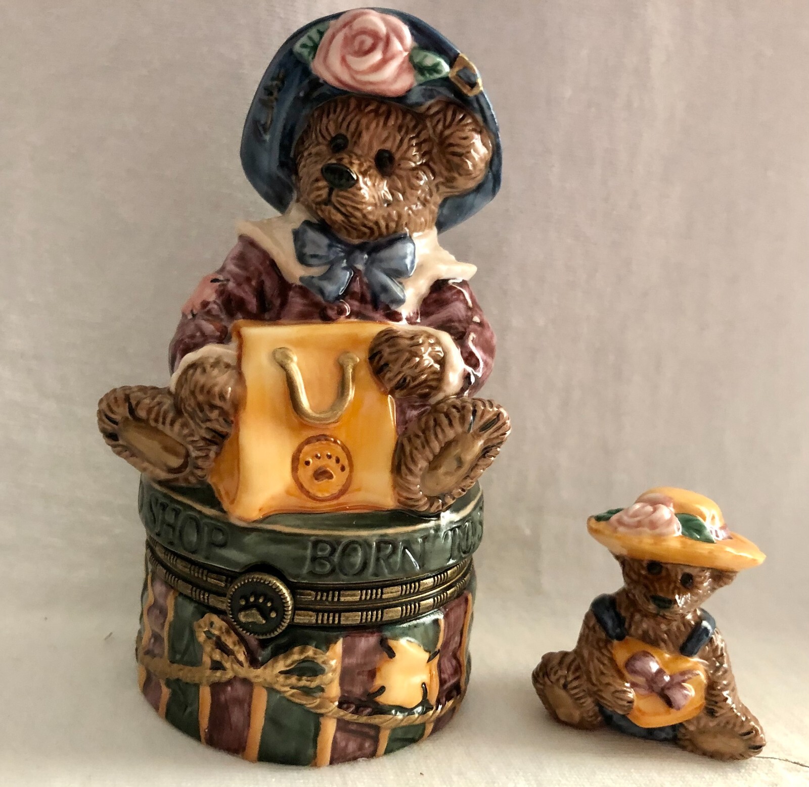 Boyds Bears Le Bearmoge GRACE & RITA BORN TO SHOP Porcelain Keepsake box 1st ED
