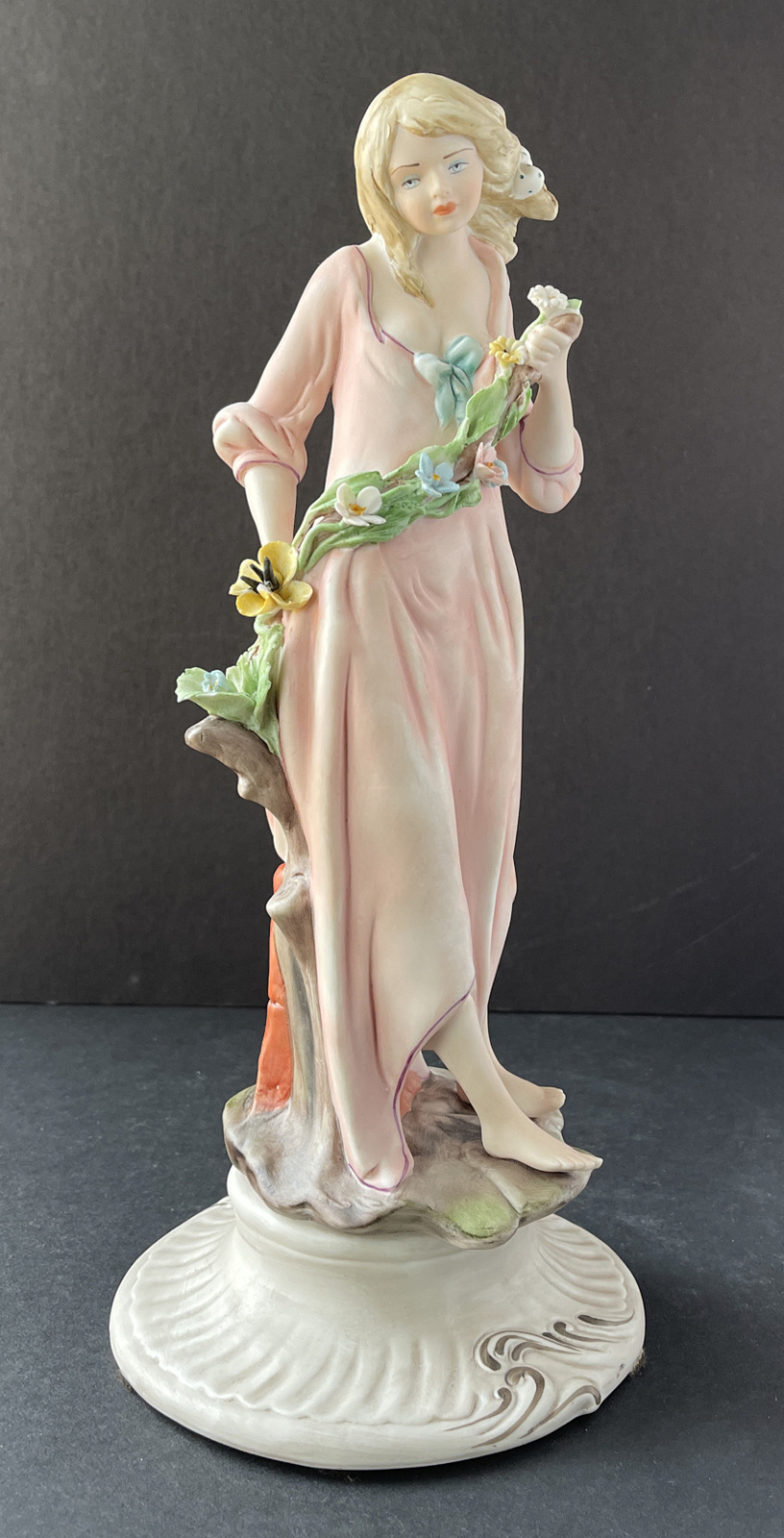 Ethan Allen Lady w/ Flowers Italy 12.25″ Porcelain Figurine *SEE DESCRIPTION