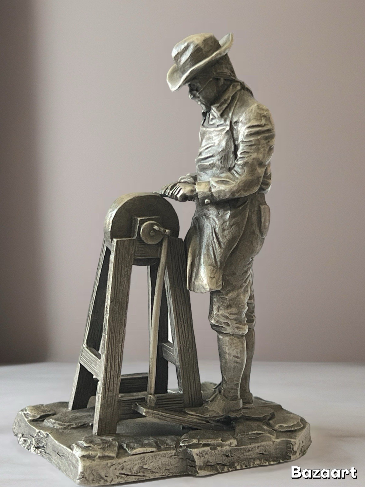 Franklin Mint Fine Pewter “The Scissor Grinder” Ron Hinote 1980Vtg 3.5” Figurine