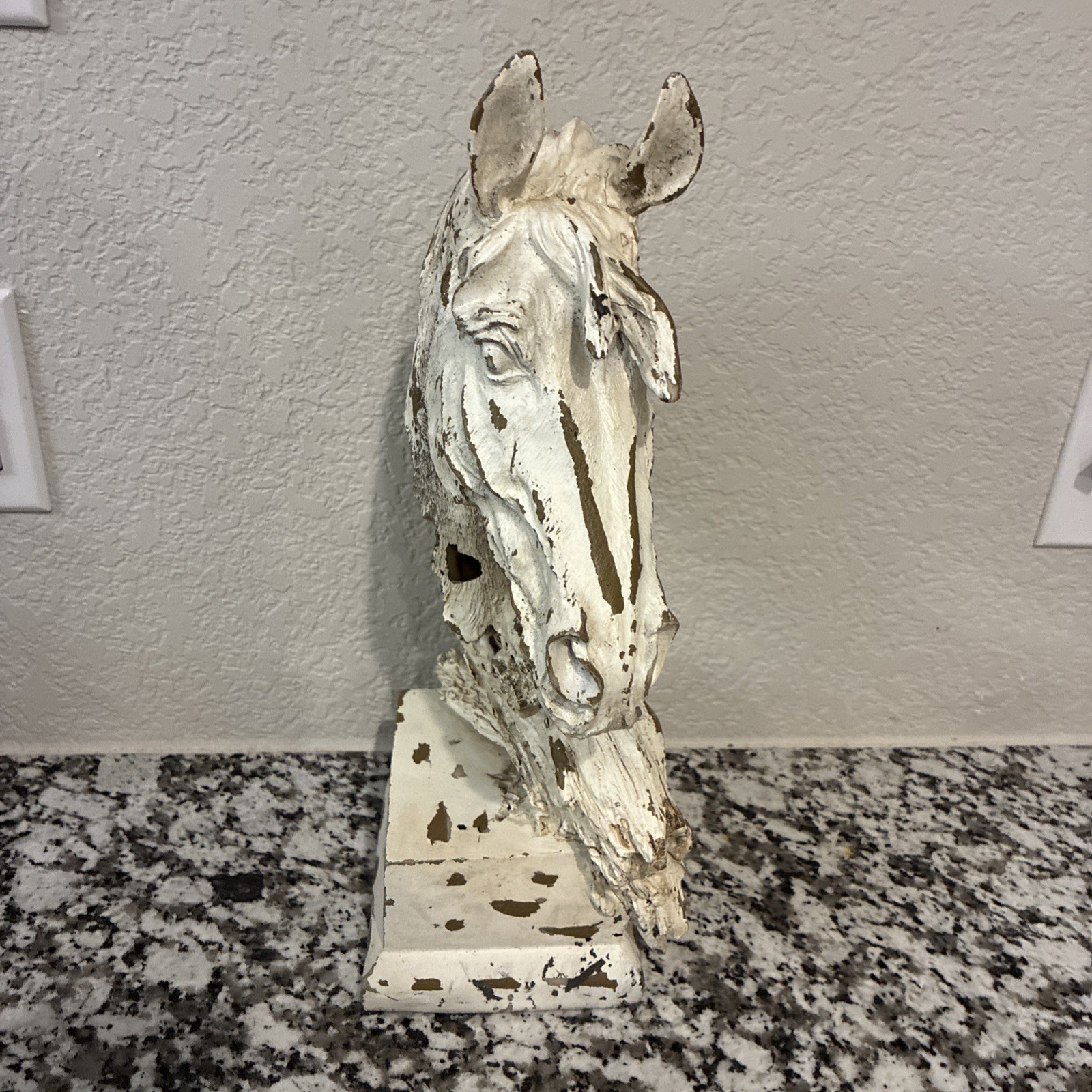 Preowned Decorative White/Gold Horse Head Statue Distressed Resin Western Motif
