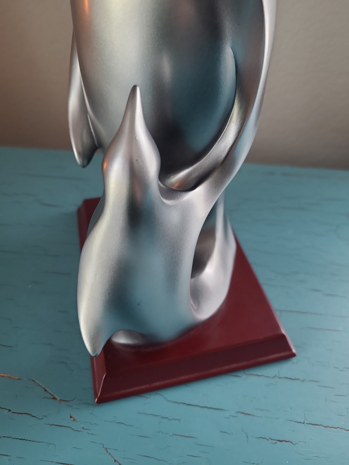 Herco Gift Professional Emperor Penguin & Baby Figurine Silver Wood Base