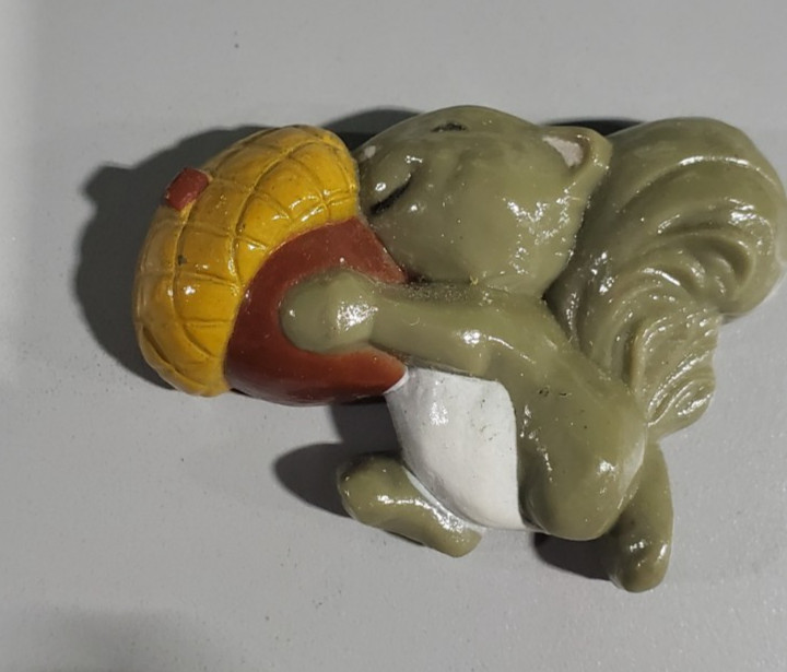 Hallmark Vintage Smile Bringer Magnet * Squirrel With Acorn