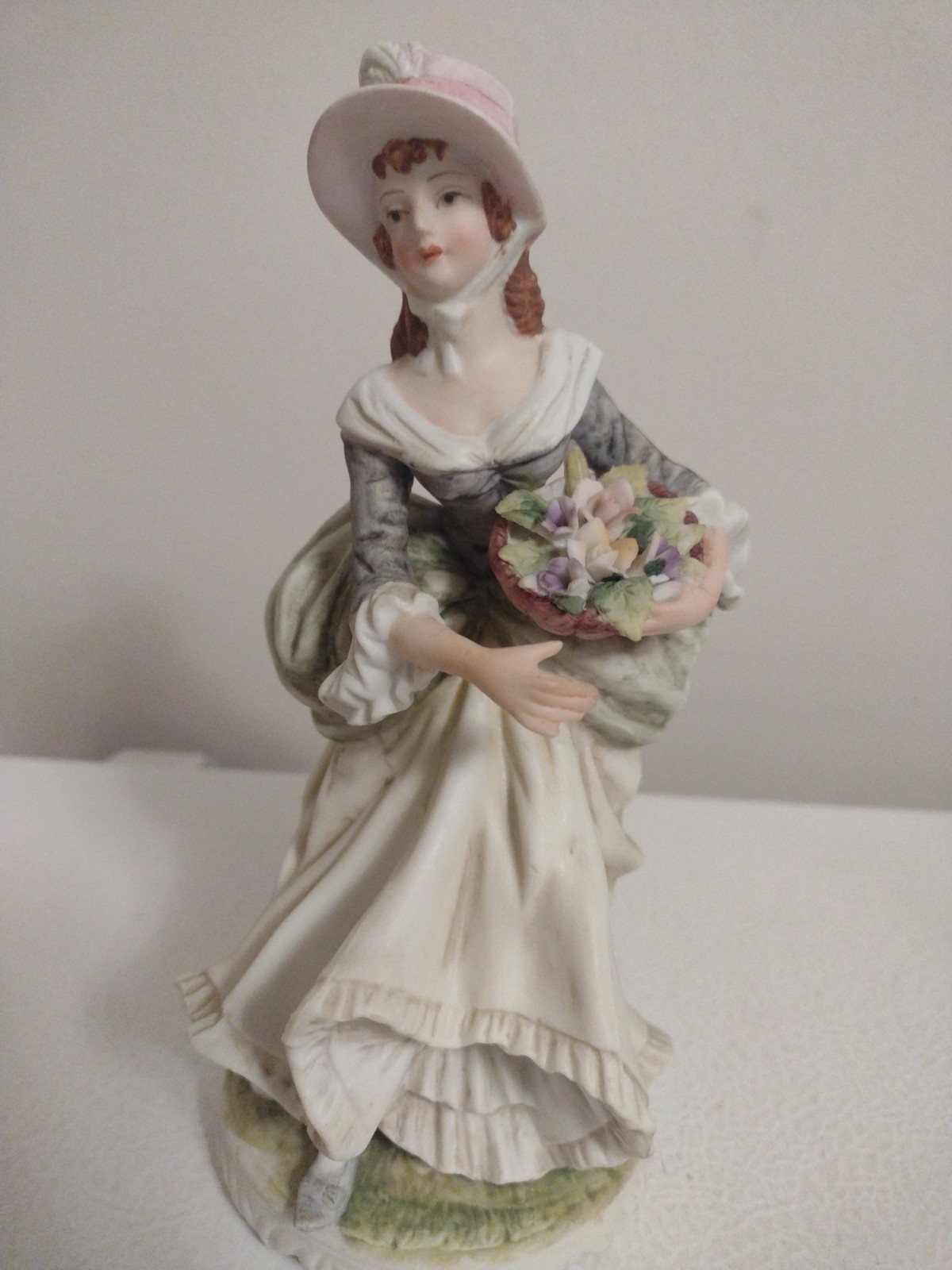Vintage Lefton Victorian Woman Figurine W/Flowers Elaine KW3045 Hand Painted 7″