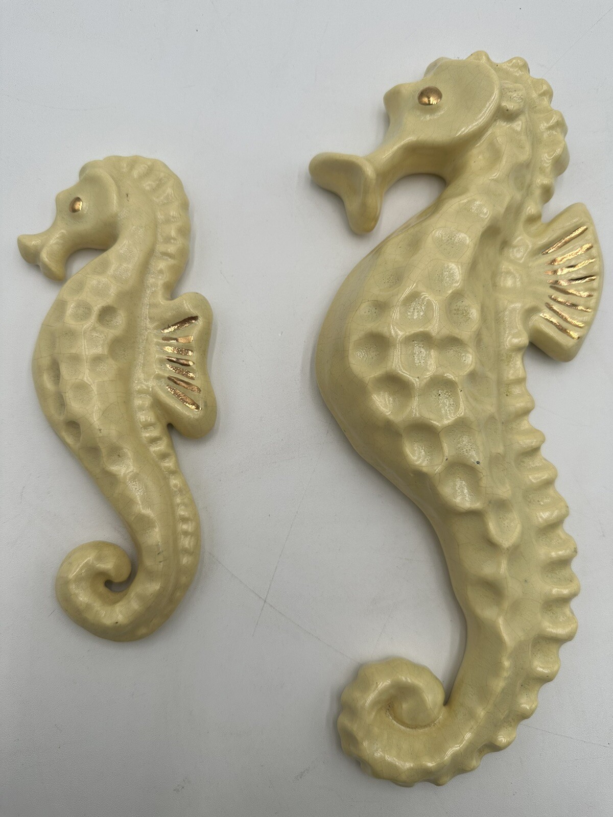 SET OF 2 VINTAGE MCM CHALKWARE SEAHORSES WALL PLAQUES BATHROOM DECOR, MOM & BABY