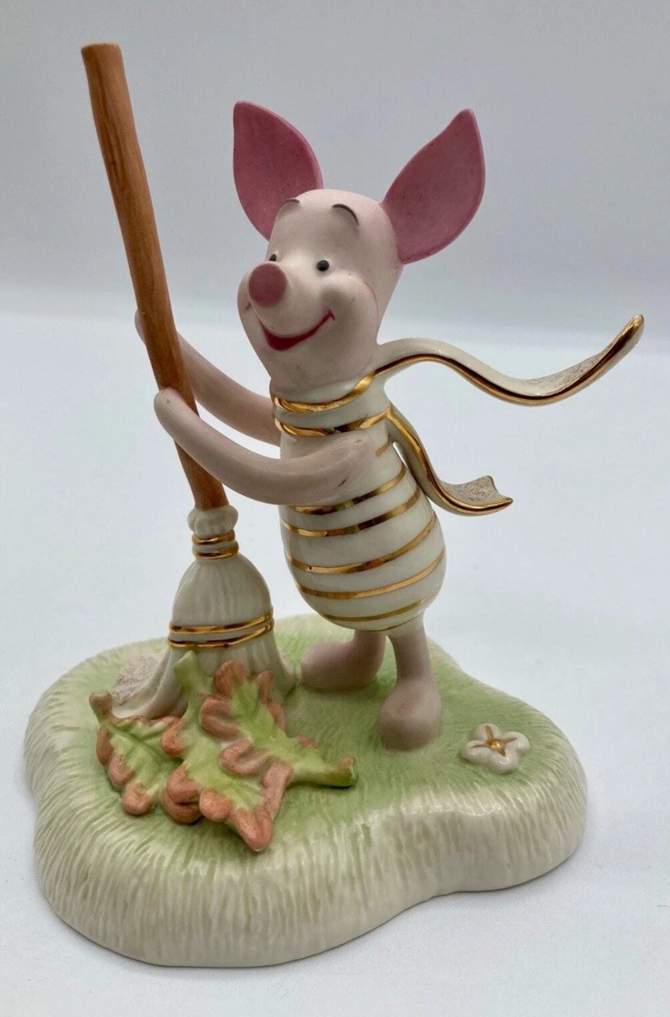 Lenox Walt Disney Showcase Piglet’s Clean Sweep Figurine Winnie The Pooh NEW COA