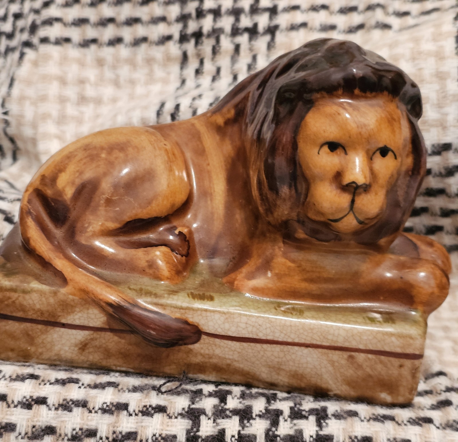 Beautiful Vintage* 5.5 ” English Staffordshire Lion* Glossy*EXCELLENT COND