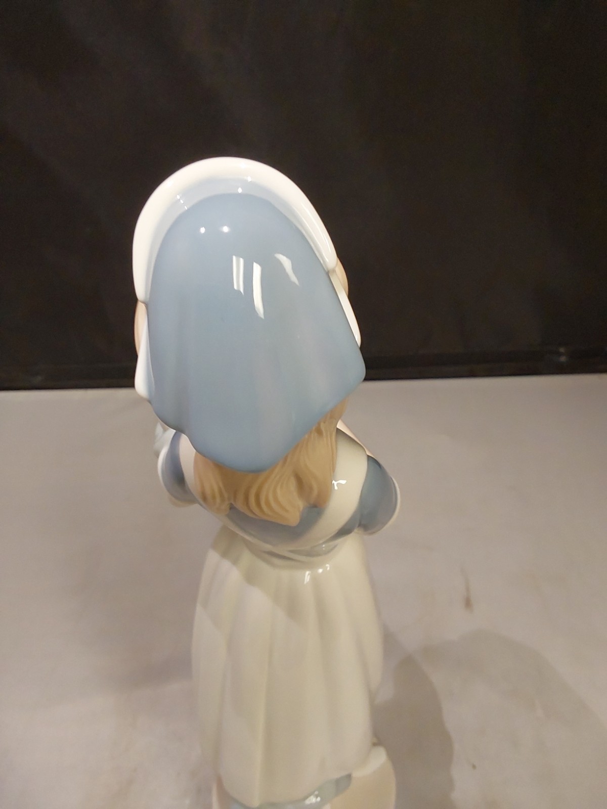 Lladro NAO 709 Nurse – Mint