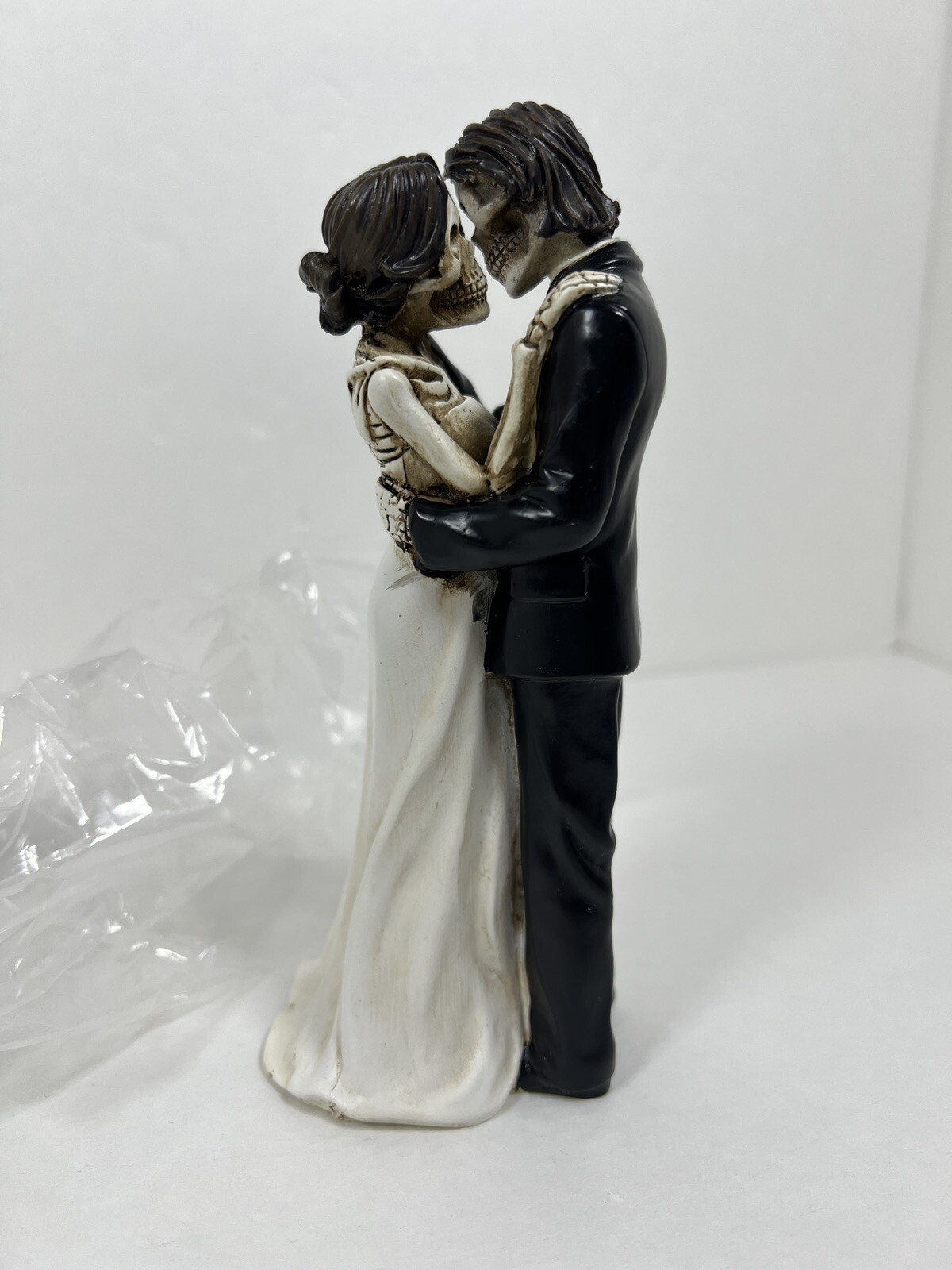 YTC The Kiss Scene Wedding Bridal Skeleton Couple 8 inch Decorative Figurine