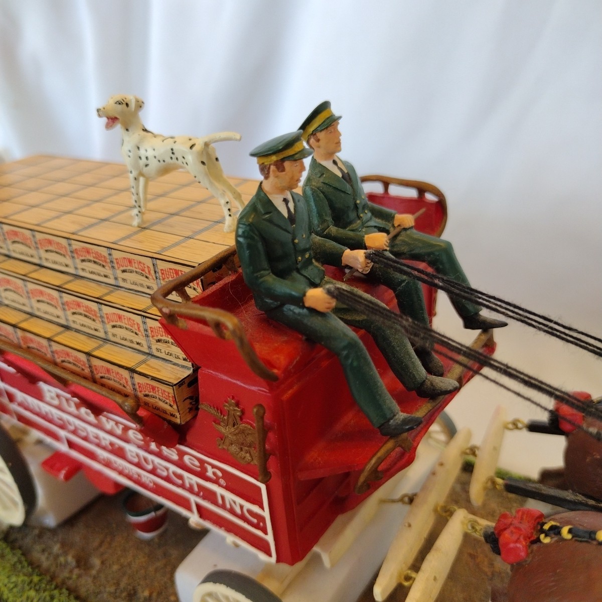 Vintage 2001 Danbury Mint Budweiser Clydesdales 21″ Statue w/Wooden Base
