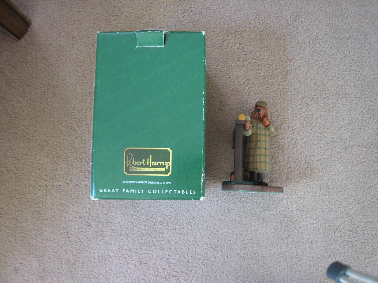 Robert Harrop Doggie People Bloodhound Sherlock Holmes Figurine with Box