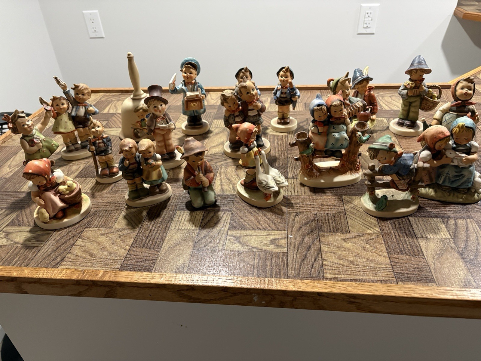 LOT OF 20 Hummel Goebel Porcelain Figurines Made In Germany VTG 1972/79,