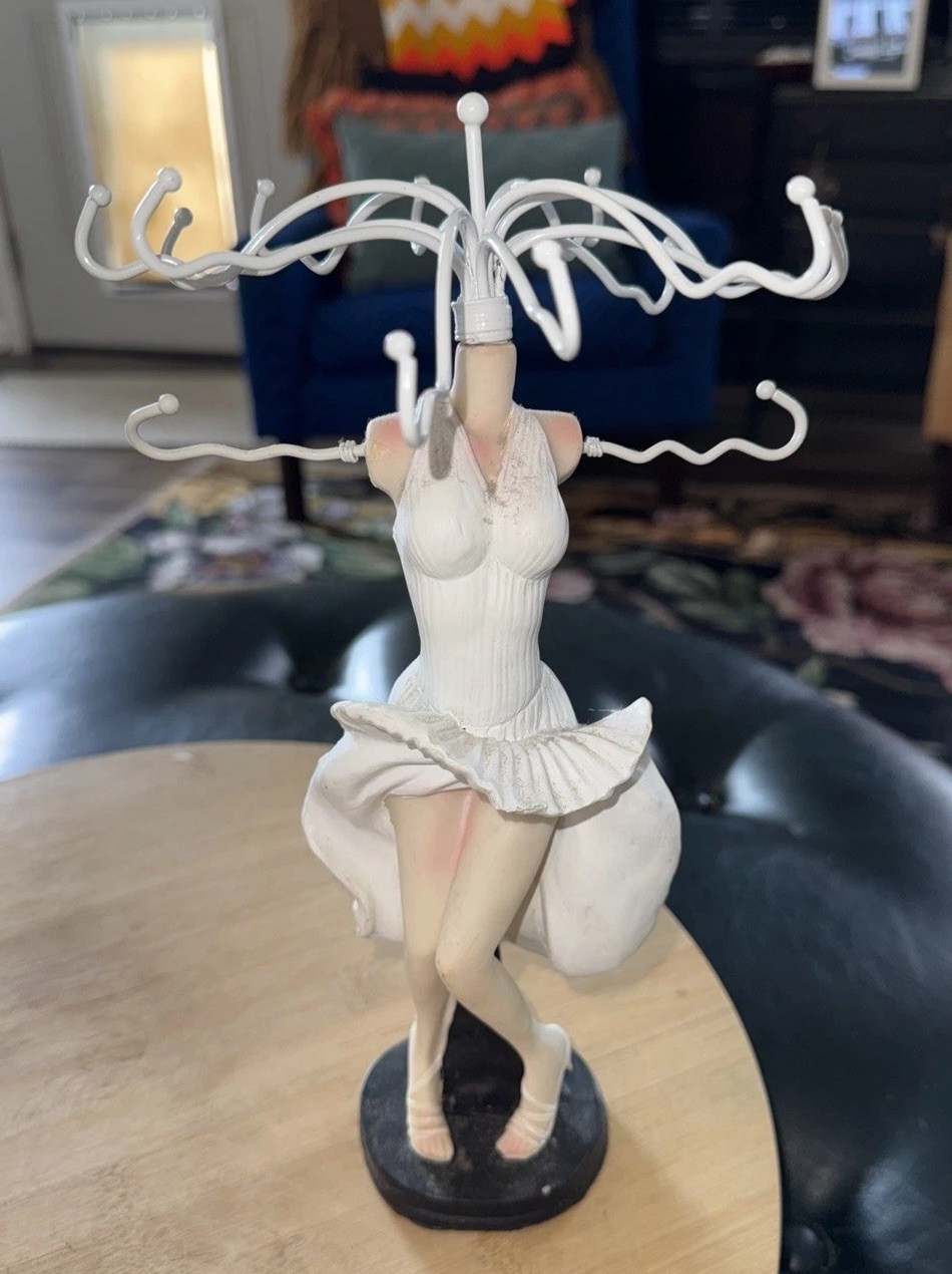 Marilyn Monroe Figurine Jewelry & Necklace Holder Iconic White Dress Figure 11″