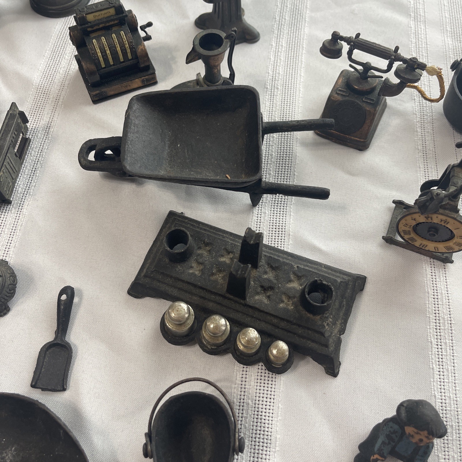 Vintage lot 28 – 1970s Durham Industries Metal Miniatures Scale Phone Bucket