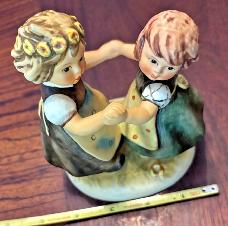 Vintage Goebel Hummel Figurine SPRING DANCE 353/0 TMK5 West Germany 5.75″ LNGC