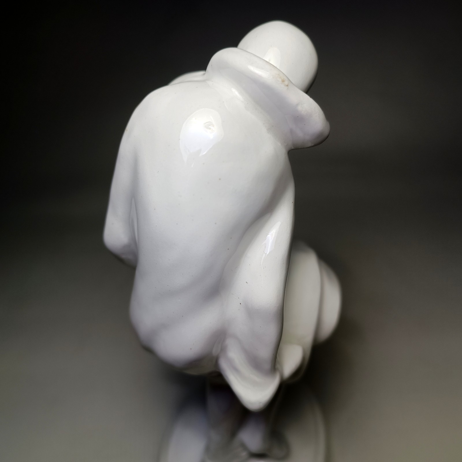 Art deco sculpture – Kissing couple in love – 21.5 cm – Porcelain