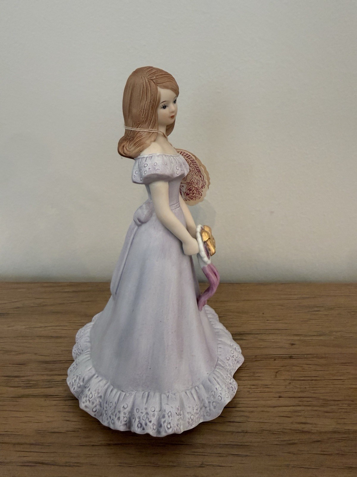 Enesco Growing Up Birthday Girls Age 16 Musical Figurine E-9541 w/ Box Works