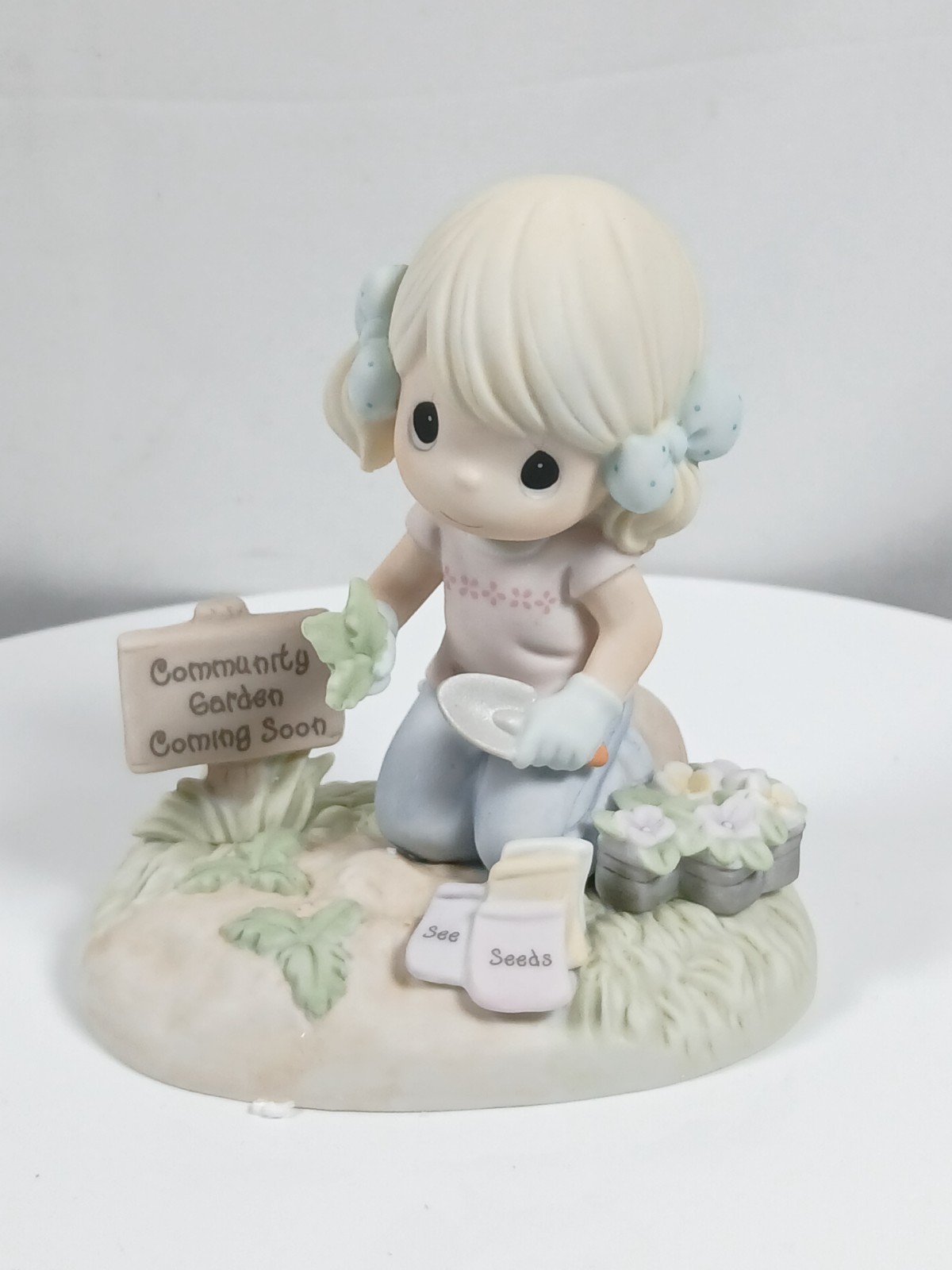 Precious Moments Figurine 2008 Membership – Garden Till Your Hearts Content