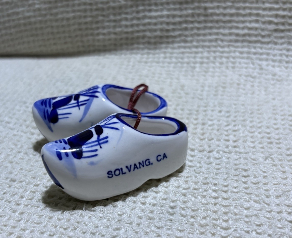 Vintage Solvang CA Dutch Wooden Shoe Ornament Delft Blue Clogs Souvenir Pair