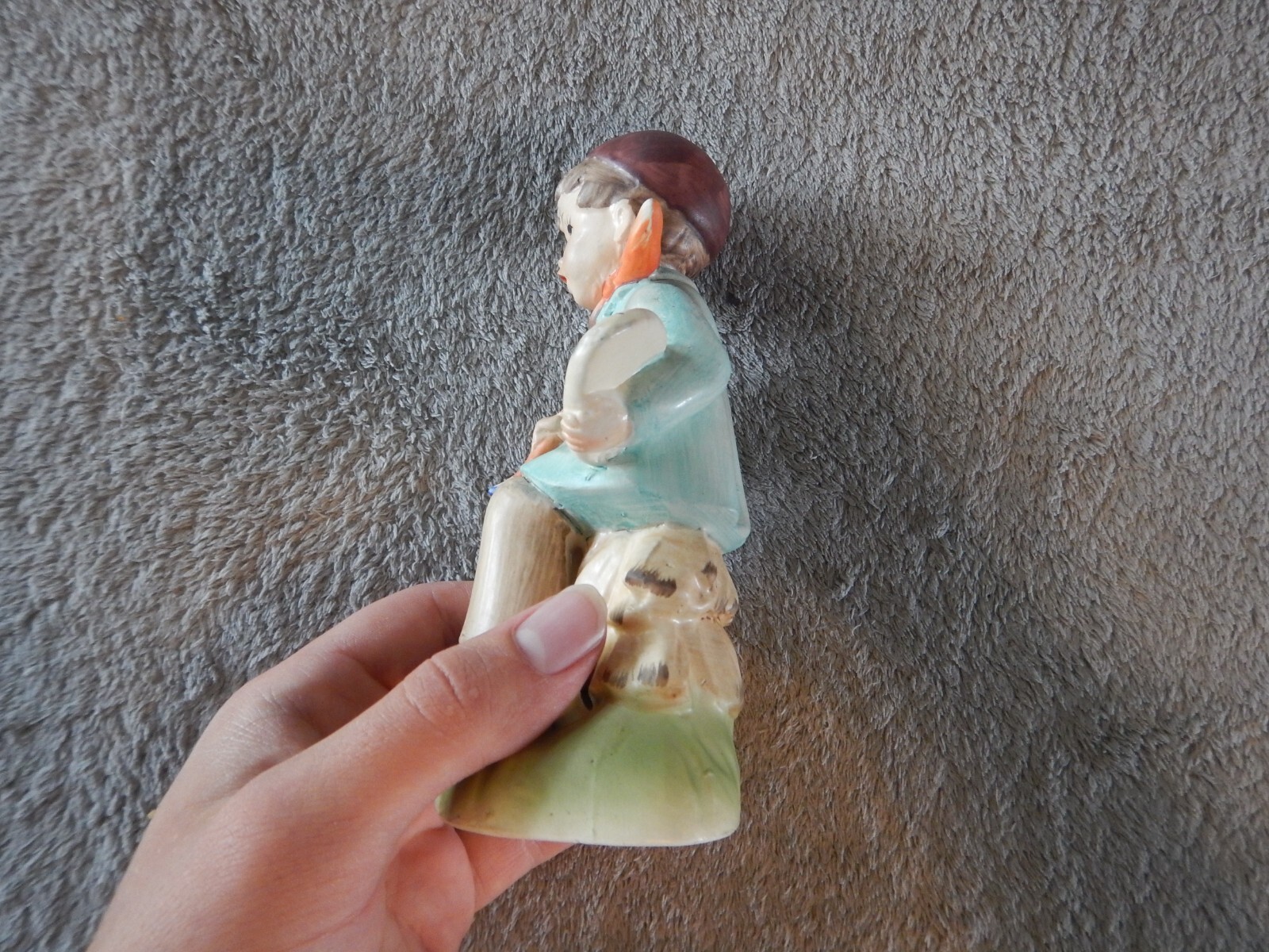Royal Crown 6.5″ Ceramic Figurine – Little Artist