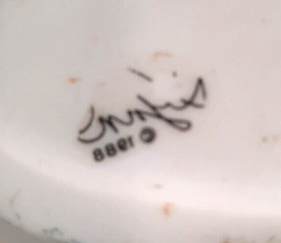 Bisque Porcelain Pigs On Couch Signed Lynn 1988 Taiwan backwards mark